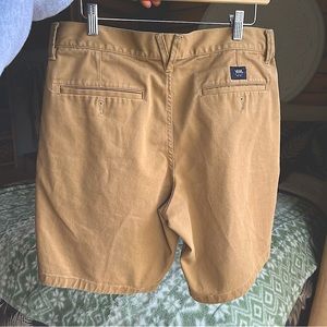 Size 34 men’s tan vans shorts